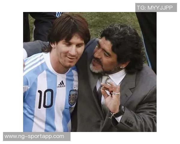 梅西课间专注踢球不理铃声老师提醒他马拉多纳独一无二